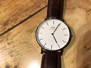 AK1121 本体良品 Daniel Wellington ダニエル ウェリントン 36mm B36S21 シルバー×ホワイト文字盤 純正ブラウン革ベルト クオーツ 腕時計