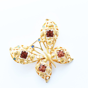 Vintage　AVON　butterfly rhinestone　 brooch　