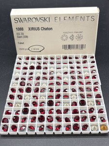 ☆ほぼ未使用 SWAROVSKI スワロフスキー ヴィンテージ ルース 約140個 1088 39SS 1gross Siam 208 シャム 裸石 R-393