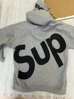 supremeパーカー