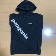 patagonia フード付きパーカー 黒