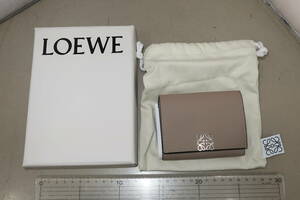 美品 LOEWE ロエベ 三つ折り財布