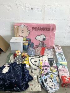 G0722-32★PEANUTS / SNOOPY スヌーピー　グッズ　大量　靴下　マグカップ　タオル　ハンディーファン　等　まとめて