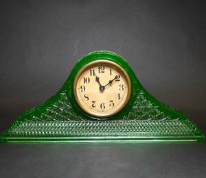 アメリカ製 ◆ ウランガラス保証 ヴァセリンガラス 大型 置時計 ゼンマイ 当時物　アンティーク　ヴィンテージ雑貨 63-10