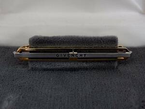 ◎№5373◎■美品タグ付■ジバンシイ「ロゴ柄」【GIVENCHY】 【シルバー・ゴールド】■カフス＆ネクタイピン セット♪