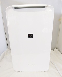 USED☆SHARP 除湿器 CV-P71-W 2024年製 通電確認済 コンパクトタイプ コンプレッサー方式衣類乾燥除湿機 容量2.5L 木造8/9畳 鉄筋16/18畳☆