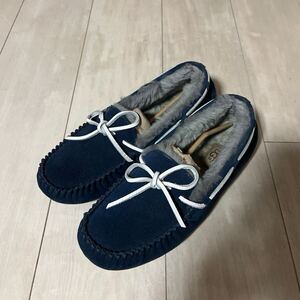 美品 UGG アグ OLSEN オルセン 1003390 NAVY デッキシューズ ネイビー ボア ムートンシューズ