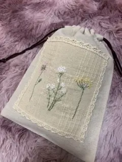 ハンドメイド　手刺繍巾着袋