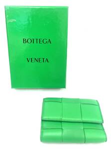 【B】【13490】☆★ BOTTEGA VENETA　ボッテガヴェネタ　カセット マキシイントレチャート　三つ折り財布　グリーン　箱付き　現状品☆★