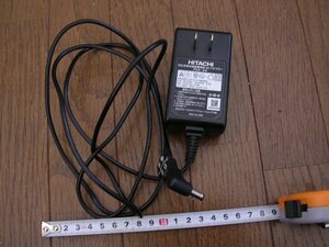 ■PVA-04 日立純正 充電式掃除機用ACアダプタ 21.5v0.9A 動作品(確証写真提示) JUNK扱い