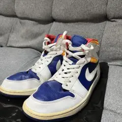 NIKE AIR JORDAN 1 MID ナイキエアジョーダン1ミッド