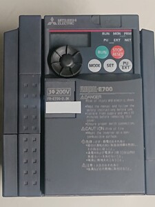 中古品 三菱電機 インバーター FR-E720-2.2K 