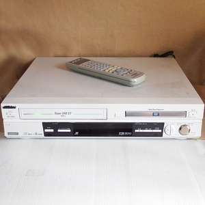 AV0540　ビクター　DVDプレーヤー＆S-VHSビデオデッキ　一体型　HR-DP55　リモコン付き
