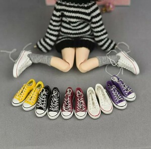 1/6サイズ　ミニチュアスニーカー　黒　ブライス　リカちゃん　ピュアニーモ　オビツ　バービー　ユノラ　momoko等