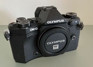 OLYMPUS オリンパス OM-D EM-5 Mark II ボディ (ブラック)