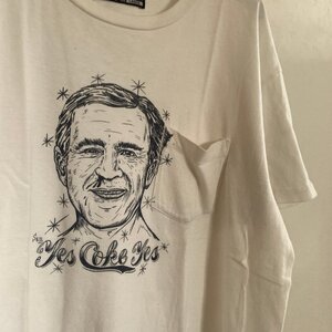 アメリカ古着 ジョージ・ブッシュ 大統領 フェイス イラスト 胸ポケット Tシャツ U.S Used Clothing George Bush “Yes Coke Yes” Tee