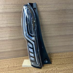 ホンダ純正 JF3 JF4 N-BOX カスタム LED テールライト テールランプ 左 助手席側 左 ICHIKOH D186 ヒビ割れ有 棚2N14