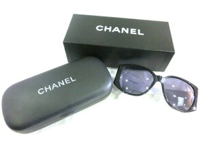 1000円スタート サングラス CHANEL MADE IN ITALY 05251 C0229 シャネル ロゴ ファッションアイテム 箱 ケース付 11 LL1039