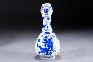 【華】某有名収集家買取品 明時代物 中国伝来 大明嘉靖年製造 色絵染付雲龍文蒜頭瓶 当時物 古美術 骨董品A240100039-RQQ