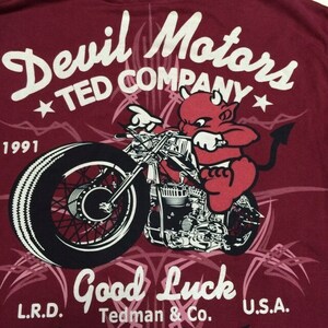 美品 Ted Company DEVIL’S EQUIPMENT テッドカンパニー 長袖Ｔシャツ サイズ４２ ボルドー色無地 前後と両袖にDevil Motorsのロゴプリント