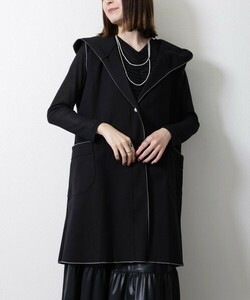 FW０４８９２ー２＊新品＊ベスト＊圧縮フード付き＊ロングベスト＊黒＊サイズM～L 　ゆったり　