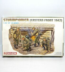 ドラゴン 1/35 ドイツ 突撃兵 (東部戦線 1942) 6146 WWⅡ 兵士 火炎放射器 柄付手榴弾 プラモデル フィギュア ミリタリー ジオラマ 模型