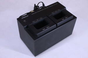 Victor WERELESS MICROPHONE BATTERY CHARGER WT-C90 通電チェックのみ 現状品■(R1038)