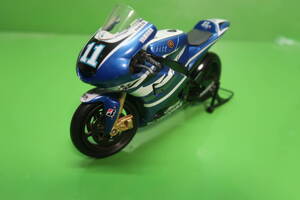 YAMAHA YZR-M1 BEN SPIES NO.11(2011)1/12ダイキャスト完成品バイク