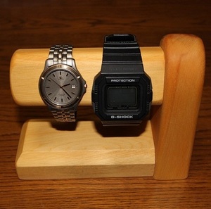 腕時計スタンド（米ヒバ製）157W-53D-121H