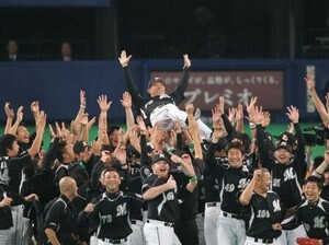 実使用 支給品 NPB 千葉ロッテ マリーンズ ユニフォーム ビジター スポンサー無 交流戦 日本シリーズ 辻真吾 日本一 下剋上 2010年