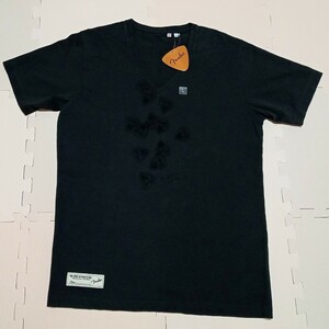 紙タグ付き未使用品 Fender Vネック Tシャツ　ユニクロ　フェンダー