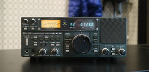 【美品】ICOM IC-R70 通信機型コミュケーションレシーバー（広域受信機）