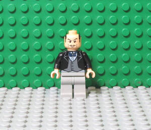 6M571-ミニフィグ凸LEGO バットマン-Batman Iシリーズ アルフレッド・ペニーワース-Alfred Pennyworth