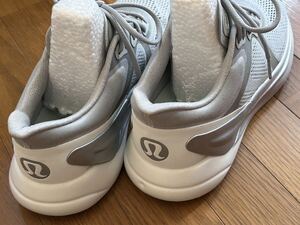 新品に近い！Lululemon ルルレモンBlissfeel Run Silver Drop (Women