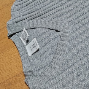 ARMANI　EXCHANGE★アルマーニ エクスチェンジ★ Vネックニット（S）グレー