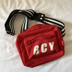 BCYロゴ入りレッドショルダーバッグ