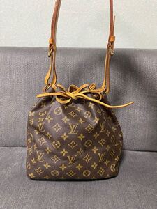 LOUIS VUITTON ルイ ヴィトン M42226 プチ ノエ モノグラム キャンバス ショルダーバッグ バッグ カバン レディース 肩掛け 1円〜