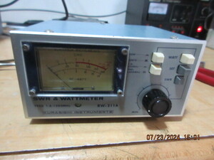 クラニシ　SWR＆POWER　メーター　RW-2１１A　１，８～１３００Mhz　２００W