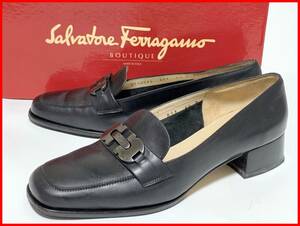 即決 Salvatore Ferragamo フェラガモ 6.5≒23.5cm パンプス 箱付 黒 ブラック レザー レディース F