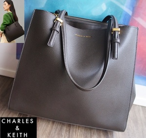 美品/CHARLES&KEITH/チャールスアンドキース/デザインショルダーバッグ