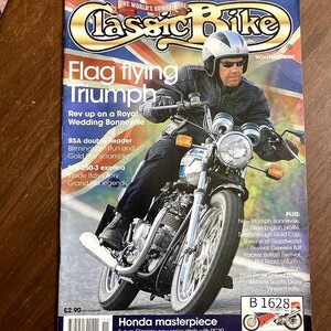 B1628　2000 年　「Classic Bike」クラシックバイク 英国 旧車 雑誌　ヴィンテージバイク　英国車 　　ビンテージ　自動車