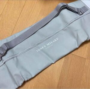 イッセイミヤケ ヨガマットケース　ISSEY MIYAKE バッグ