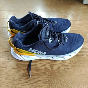 HOKA CLIFTON (27０Cm) ランニング　軽量　クッション　ホカ　クリフトン