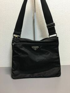 PRADA プラダ 薄型 ナイロン ショルダーバッグ ブラック