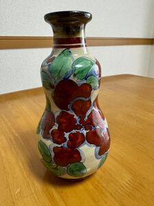 未使用美品　沖縄壺屋焼　色絵花紋様　ゆしびん嘉瓶　琉球　 花瓶花器などにも