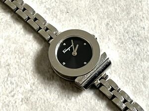 10万◆Ferragamo◆腕時計 ガンチーニシルバーのデザインウォッチ　サルバトーレフェラガモ　ハイブランド　高級ブランド