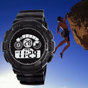 スポーツ腕時計　腕時計　時計　デジタル式 LED デジタル腕時計　デジタル 自転車　スポーツ アウトドア キャンプ　ランニング 黒