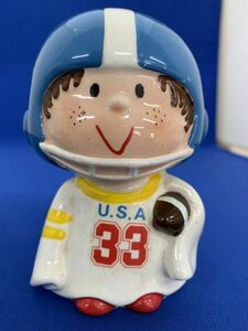 サンリオ 水森亜土 陶器製 貯金箱 約11cm あどちゃん 男の子 アメリカンフットボール 昭和レトロ ポップ インテリア 小物 雑貨 管51662151