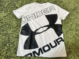 【即決】アンダーアーマー YLG 150cm ビッグロゴUNDER ARMOUR Tシャツ 半袖Tシャツ ホワイト白