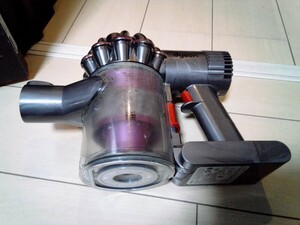 dyson DC62 本体のみ ダイソン コードレスクリーナー 純正バッテリー付き